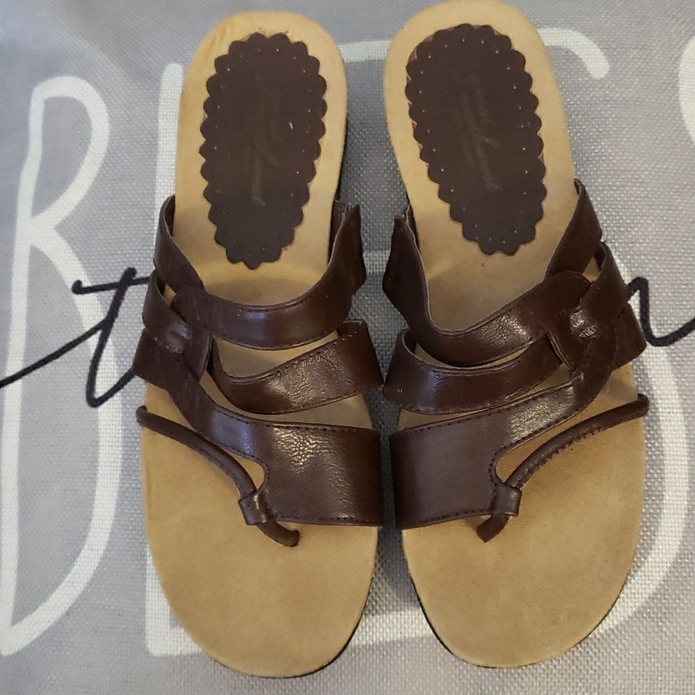 Great northwest sandal. 7M, chocolate brown